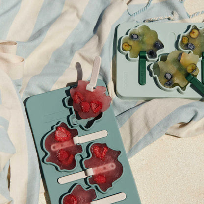 Eis selber machen mit den Dinosaurier-Silikonformen von Liewood, 2er Set