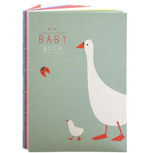 Mein Babybuch von Pleased to meet – salbeigrünes Erinnerungsbuch fürs Baby mit Gans, Küken und Marienkäfer
