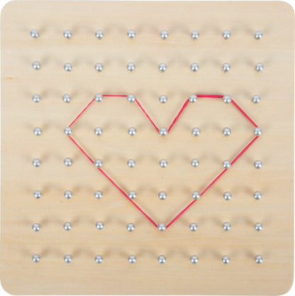Geoboard aus Holz - perfekt für die Feinmotorik von Small Foot