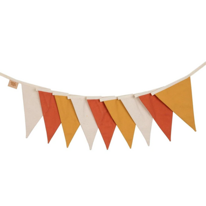Wimpelkette aus Leinen in Orange und Senfgelb – Kinderzimmer-Deko aus Naturmaterial